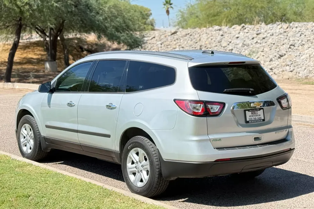 2016 Chevrolet Traverse LS photo 1