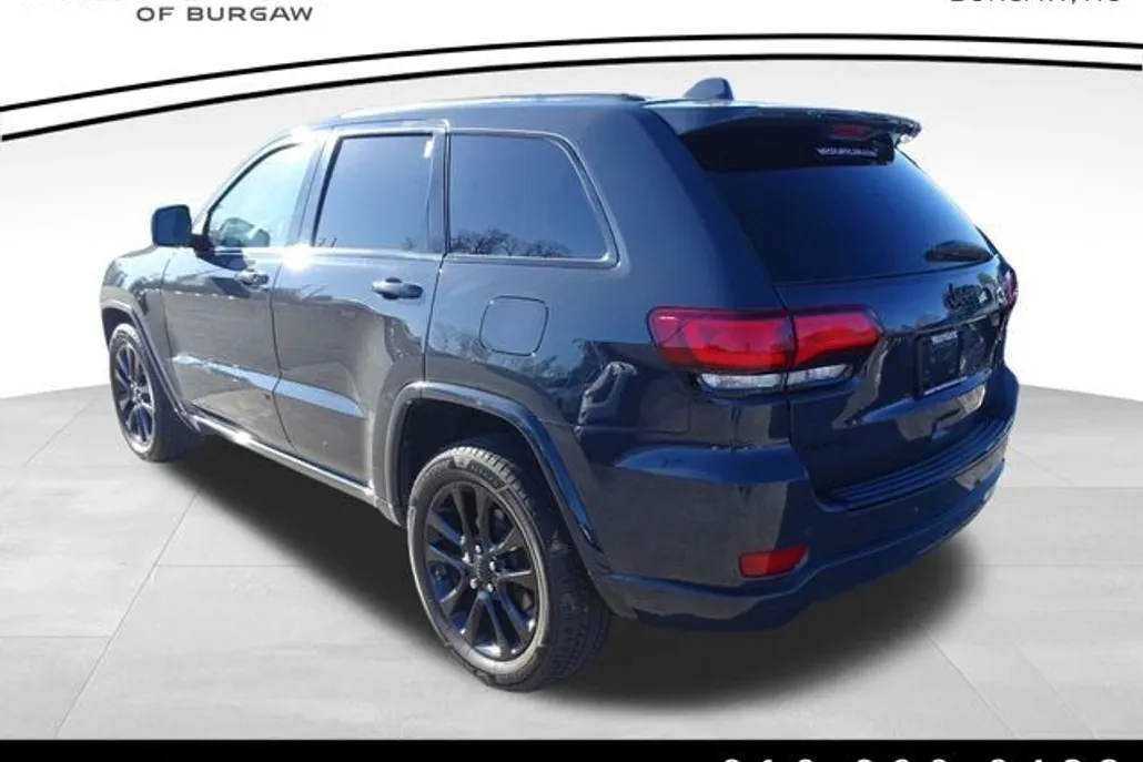 2018 Jeep Grand Cherokee Laredo Altitude photo 1