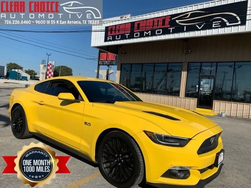 2015 Ford Mustang photo 1