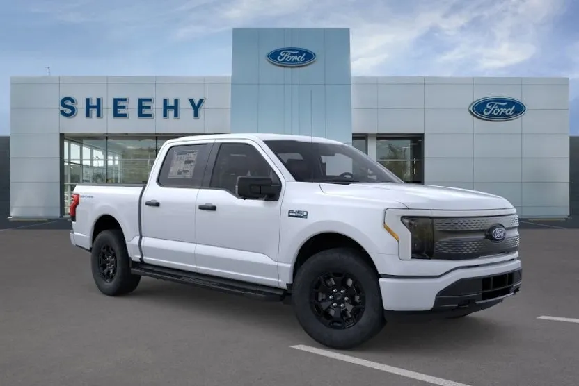 2025 Ford F-150 Lightning XLT photo 1