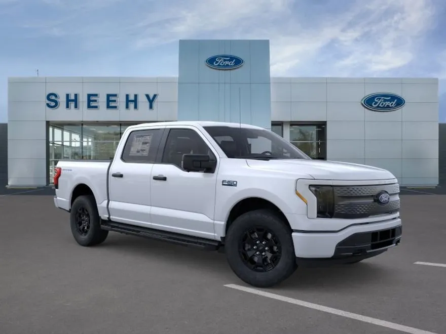 2025 Ford F-150 Lightning XLT photo 1
