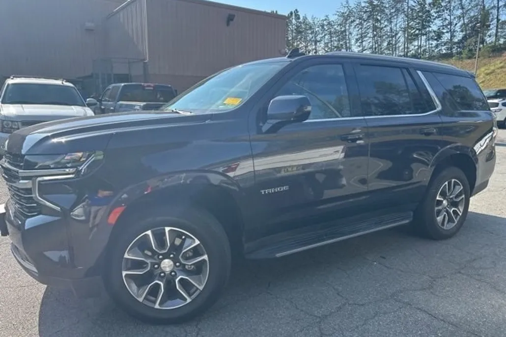 2023 Chevrolet Tahoe LT photo 1