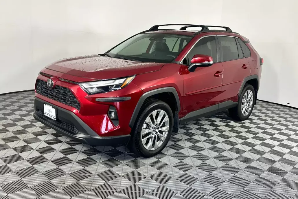 2023 Toyota RAV4 XLE Premium photo 1