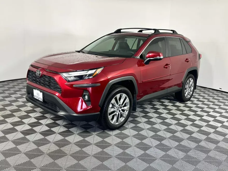 2023 Toyota RAV4 XLE Premium photo 1