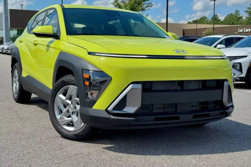2025 Hyundai Kona SE photo 1