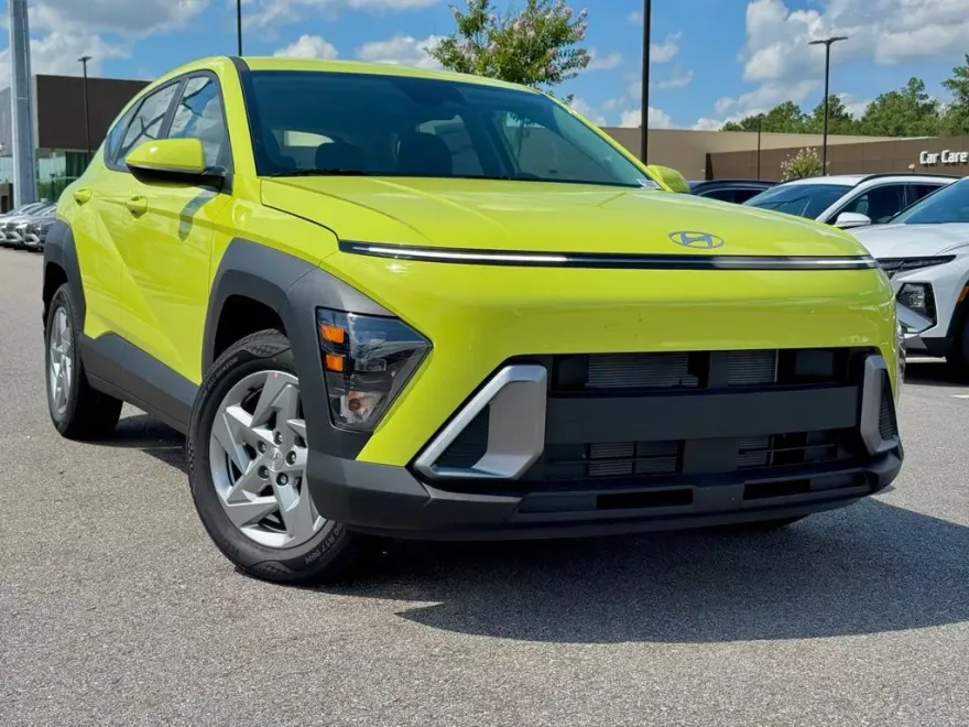 2025 Hyundai Kona SE photo 1