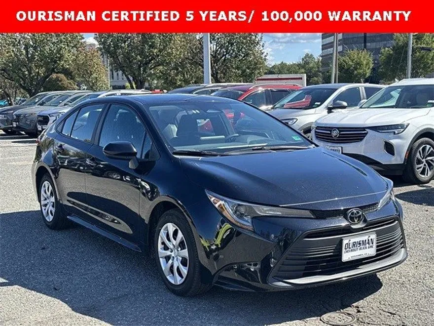 2024 Toyota Corolla LE photo 1