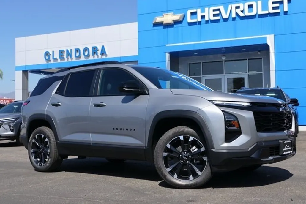 2026 Chevrolet Equinox RS photo 1