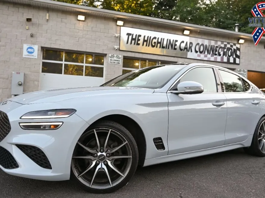 2022 Genesis G70 2.0T photo 1