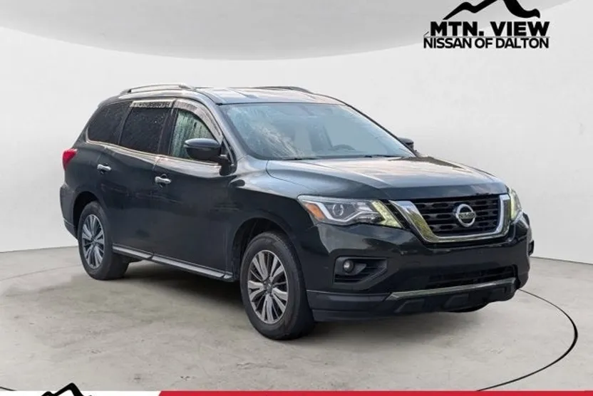 2018 Nissan Pathfinder SV photo 1