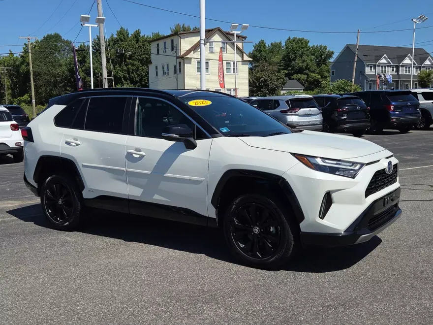 2022 Toyota RAV4 Hybrid XSE photo 1