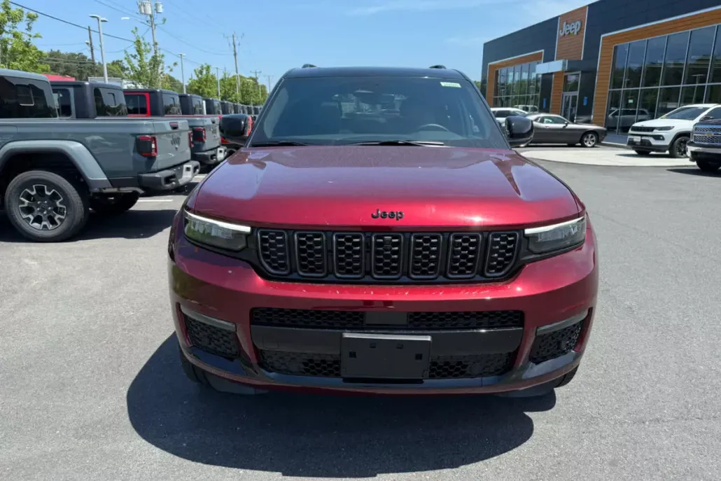 2025 Jeep Grand Cherokee L Summit photo 1