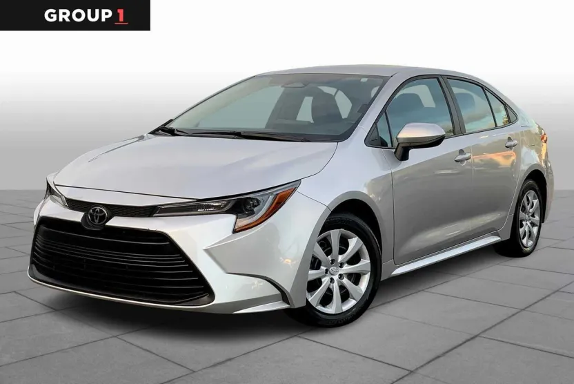 2024 Toyota Corolla LE photo 1