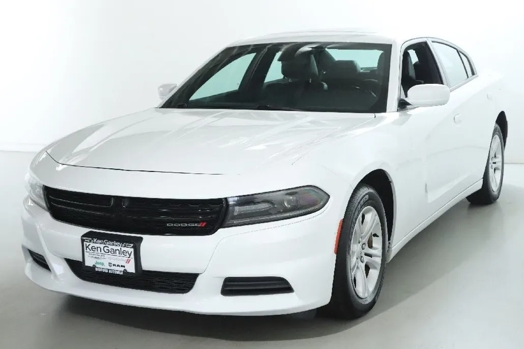 2021 Dodge Charger SXT photo 1