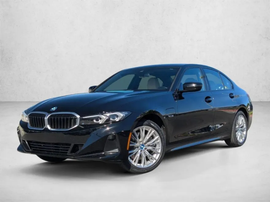 2023 Bmw 330e Sedan photo 1