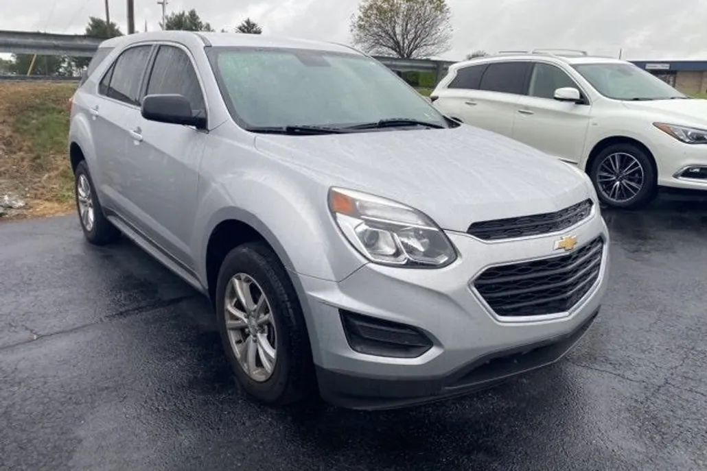 2017 Chevrolet Equinox LS photo 1