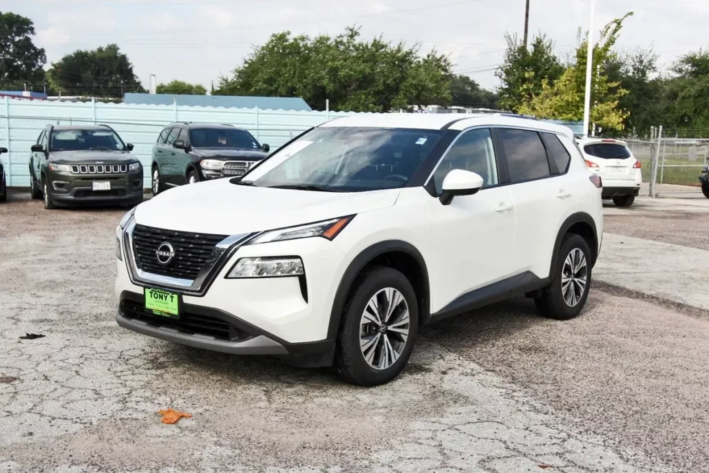 2023 Nissan Rogue SV photo 1