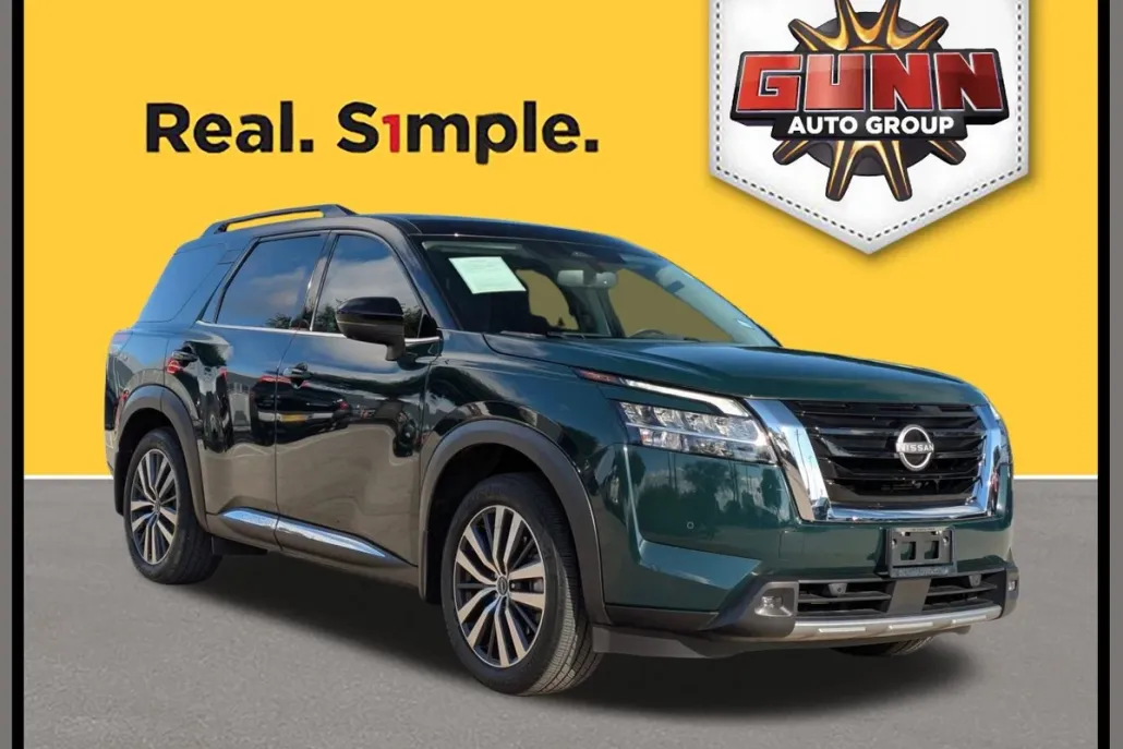 2022 Nissan Pathfinder Platinum photo 1