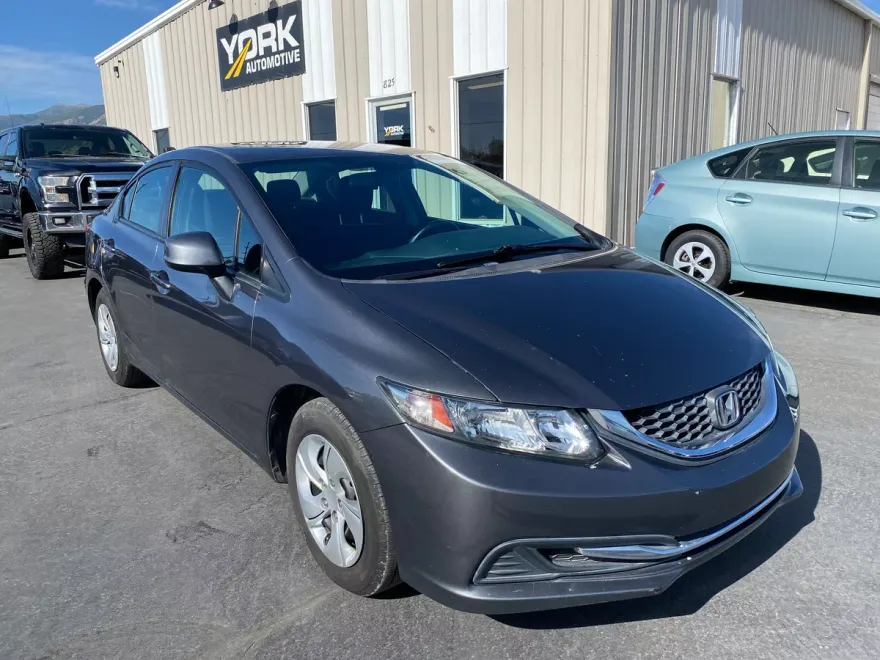 2013 Honda Civic LX photo 1