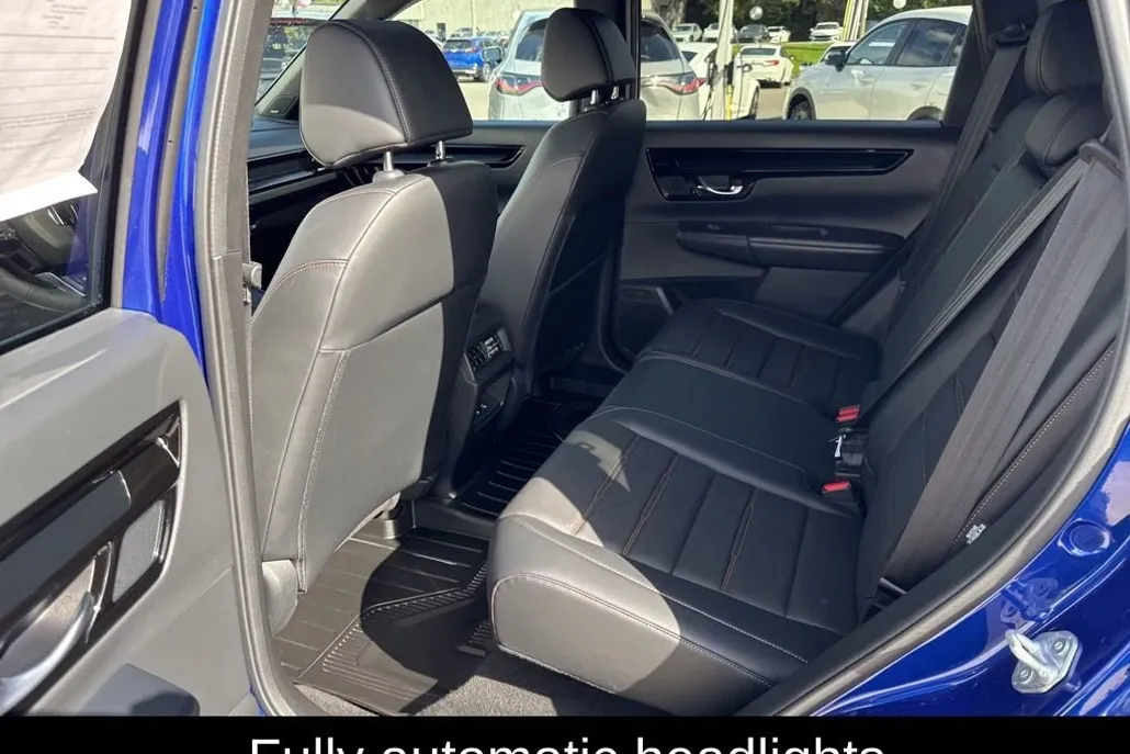 2023 Honda CR-V Hybrid Sport Touring photo 1