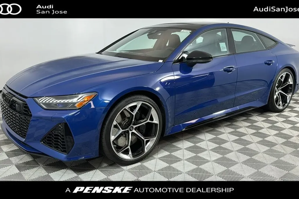 2025 Audi RS 7 Performance photo 1