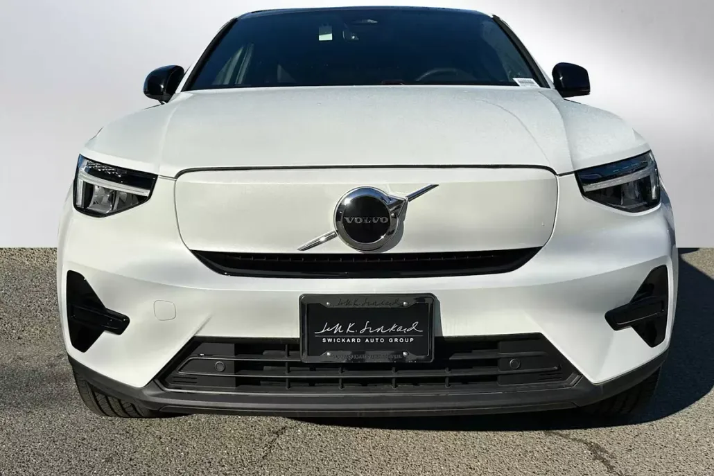 2024 Volvo C40 Recharge Core photo 1
