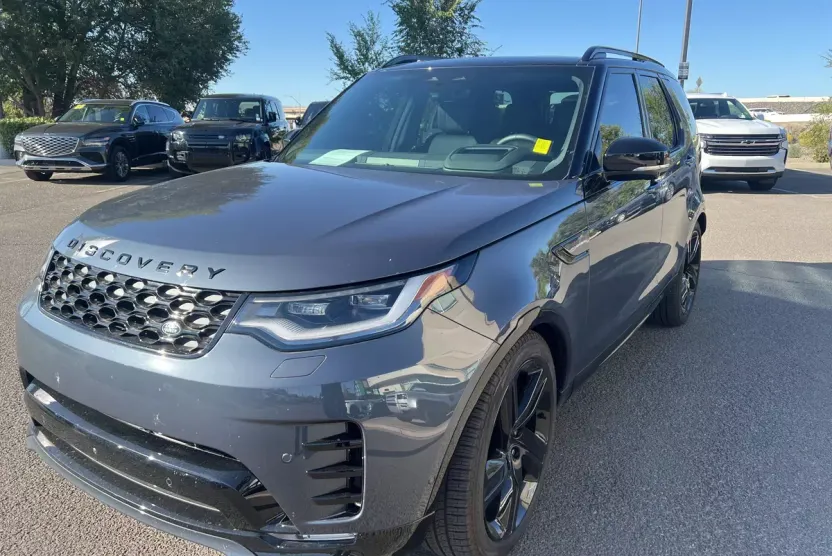 2025 Land Rover Discovery P360 Dynamic SE photo 1