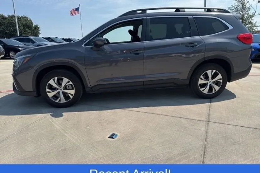2024 Subaru Ascent Premium photo 1