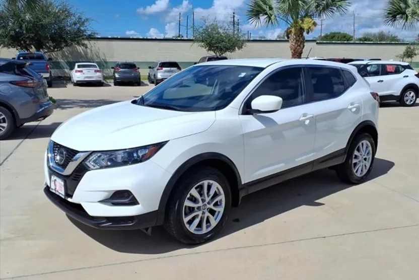 2020 Nissan Rogue Sport S photo 1