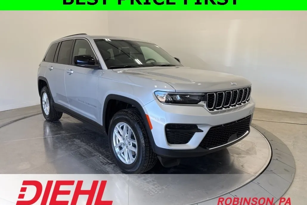 2025 Jeep Grand Cherokee Laredo photo 1