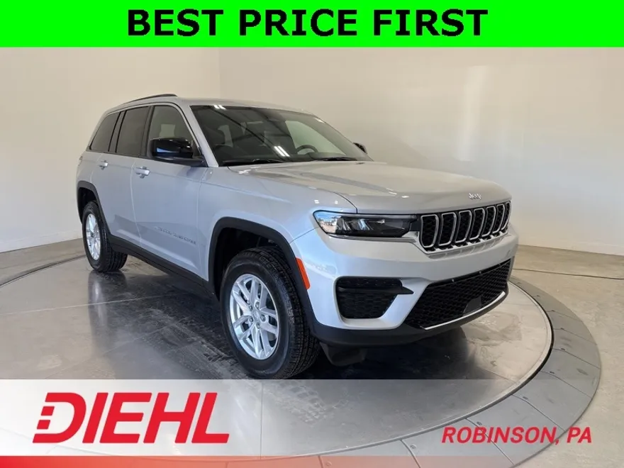 2025 Jeep Grand Cherokee Laredo photo 1