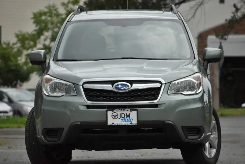 2015 Subaru Forester 2.5i Premium photo 1