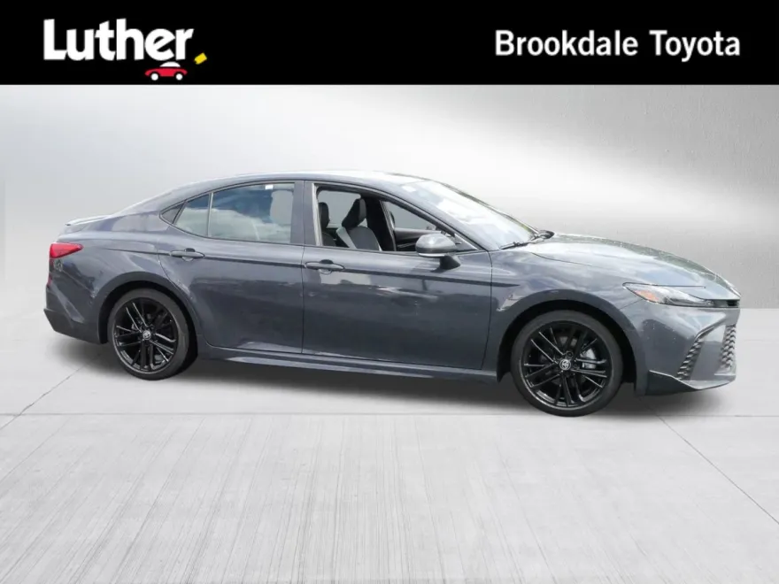 2025 Toyota Camry SE photo 1