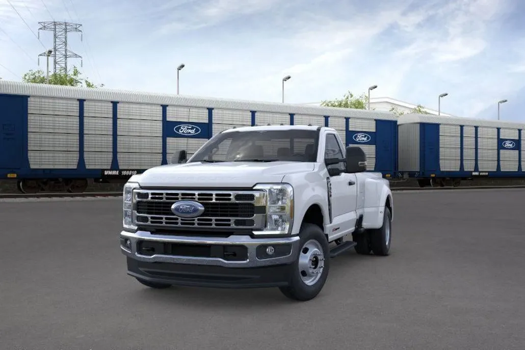 2025 Ford F-350 photo 1