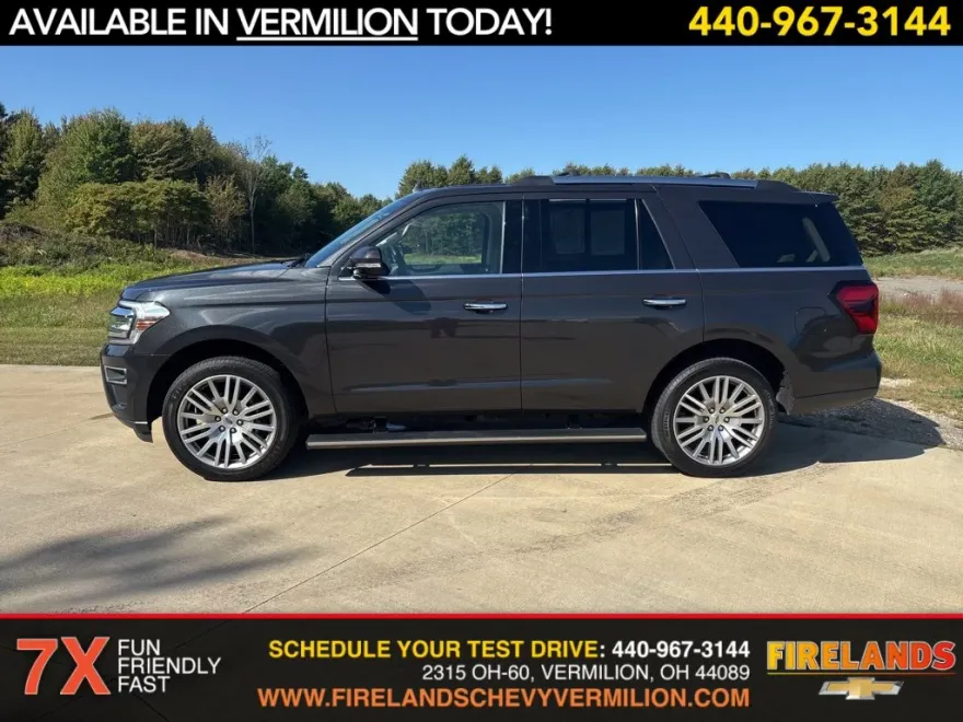 2022 Ford Expedition Limited photo 1