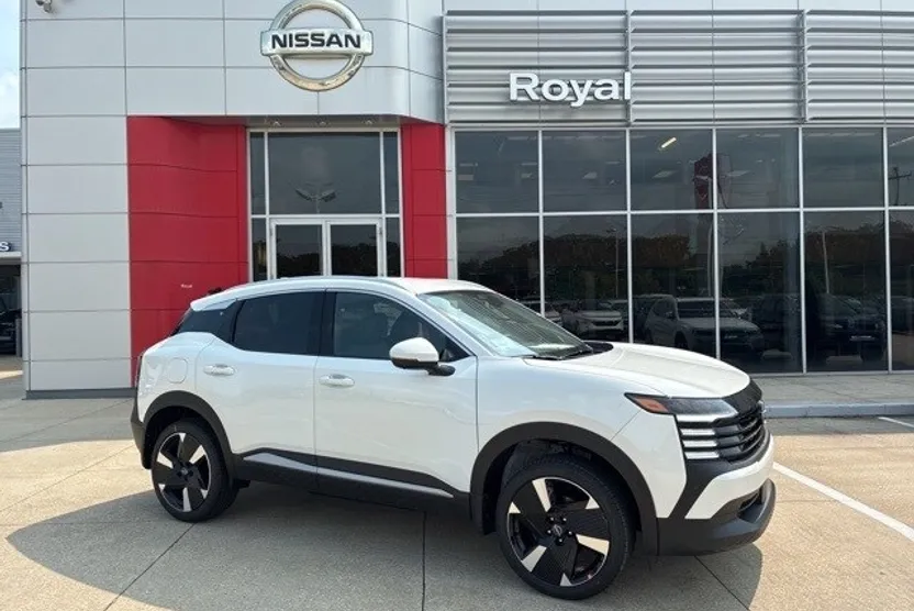 2025 Nissan Kicks SR photo 1