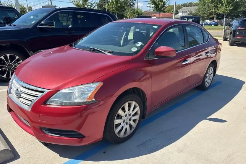 2013 Nissan Sentra SV photo 1