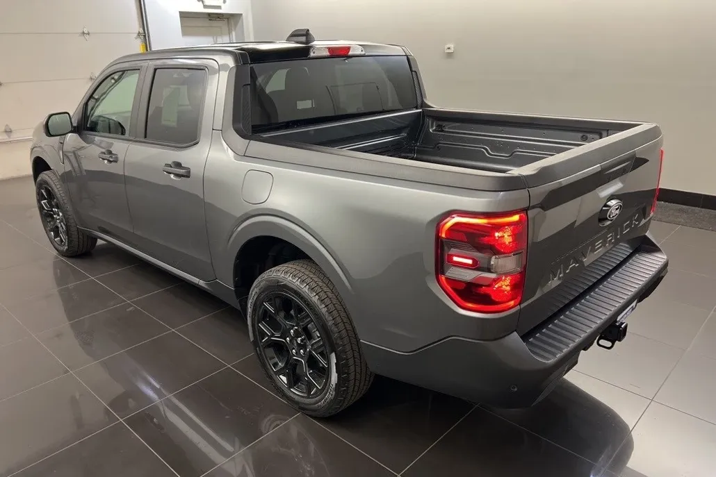 2025 Ford Maverick XLT photo 1