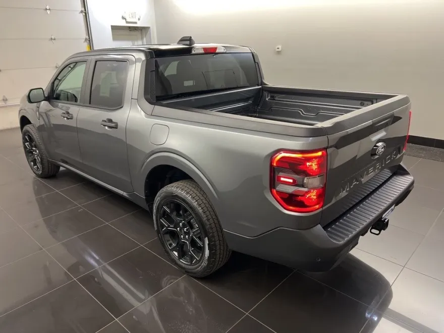 2025 Ford Maverick XLT photo 1