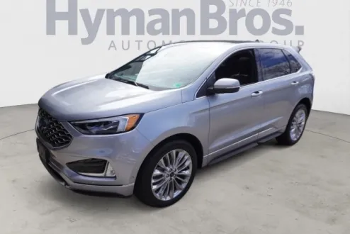 2022 Ford Edge Titanium photo 2