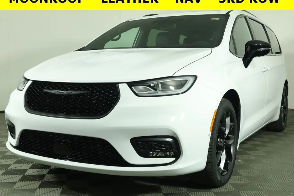 2026 Chrysler Pacifica Limited photo 1