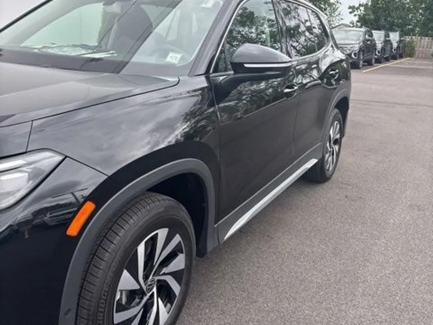 2025 Volkswagen Tiguan S photo 1