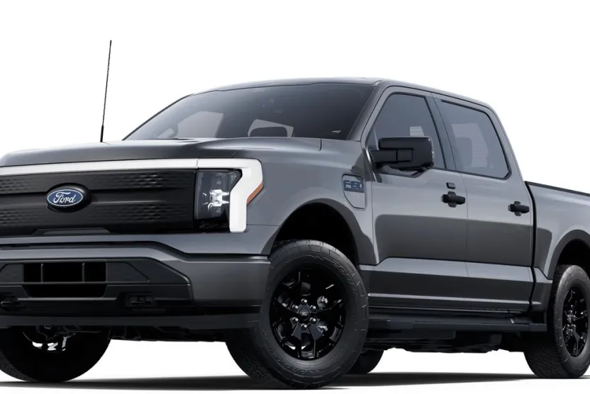 2025 Ford F-150 Lightning XLT photo 1