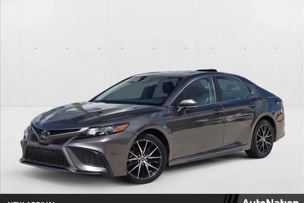 2023 Toyota Camry SE photo 1