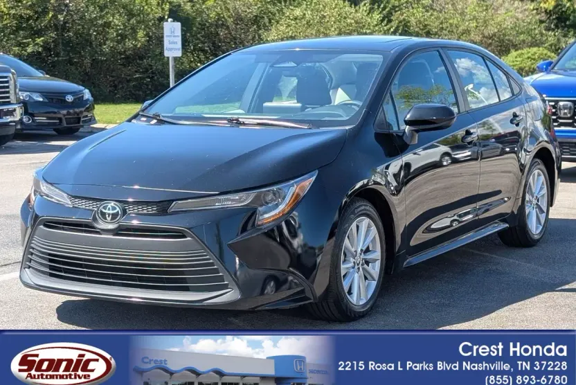 2023 Toyota Corolla LE photo 1