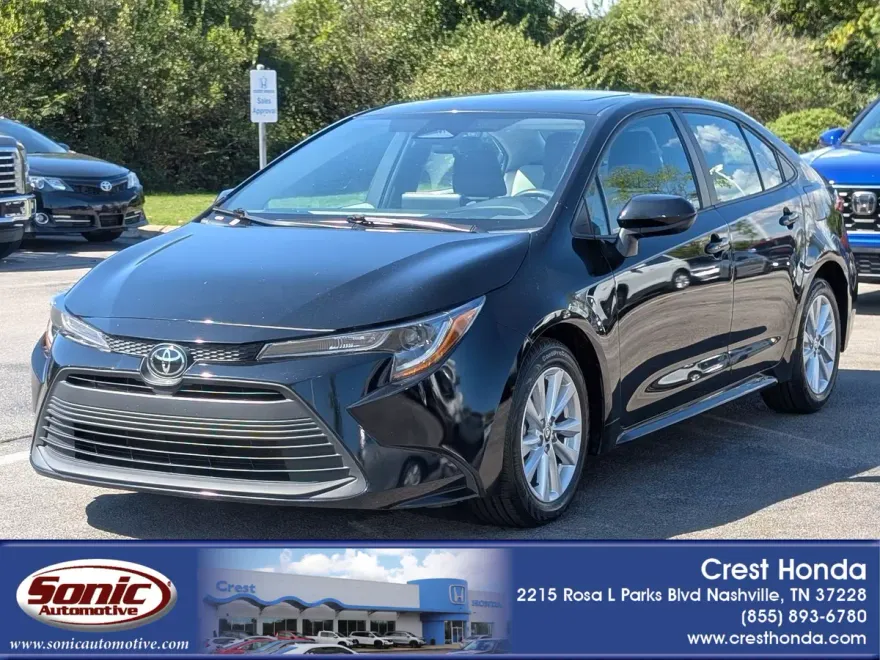 2023 Toyota Corolla LE photo 1