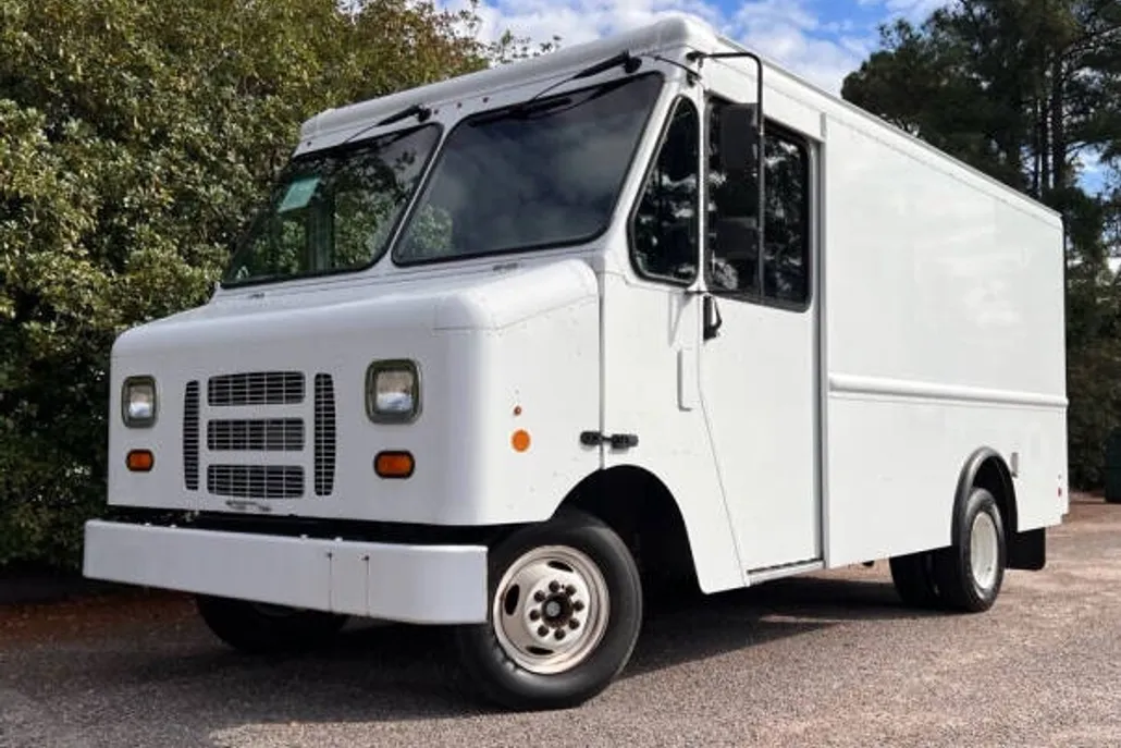 2014 Ford E-350 photo 1
