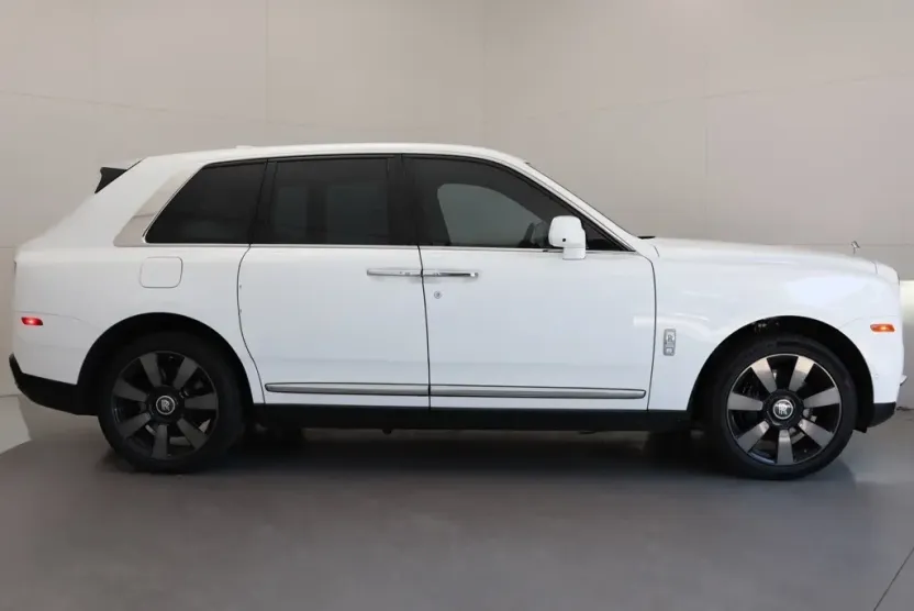 2022 Rolls Royce Cullinan RR31 photo 1