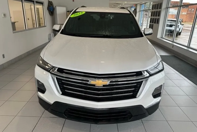 2023 Chevrolet Traverse photo 1