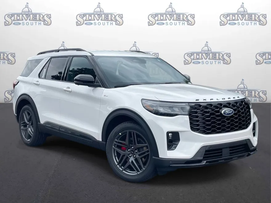2025 Ford Explorer ST-Line photo 1